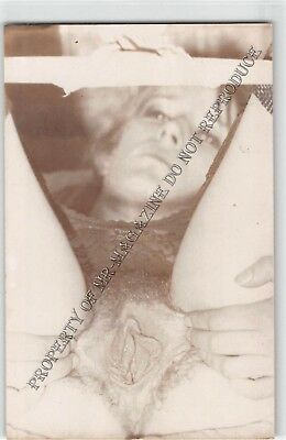 Adult Vintage B&W Photo 3.5x5.5 Beautiful Pin Up Model Close Up Pussy Shot 131HT