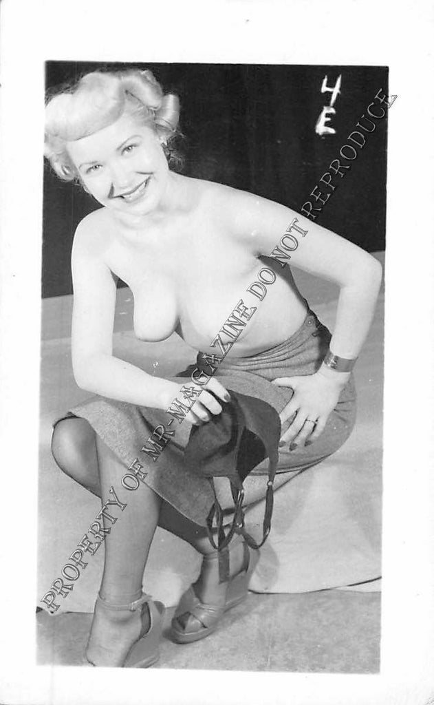 Adult B&W Photo Vintage 2.5x4" Sexy HOT Blonde Nude Stripping Seductive 113FS