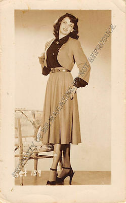 Adult B&W Photo 1940s/50s 2.5x4" Beautiful Brunette Posing While Clothed 15MF