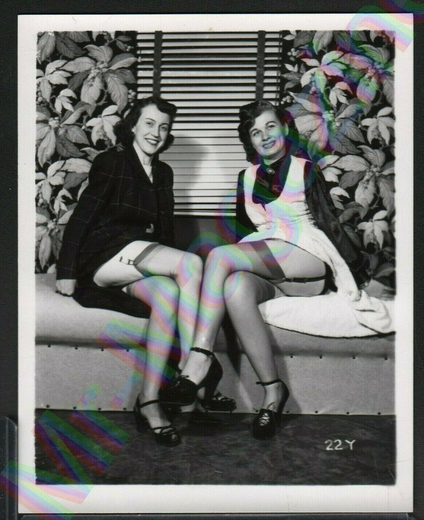 Vintage B&W Risque Pinup 4" x 5" Two Sexy Brunettes Cheesecake BD32