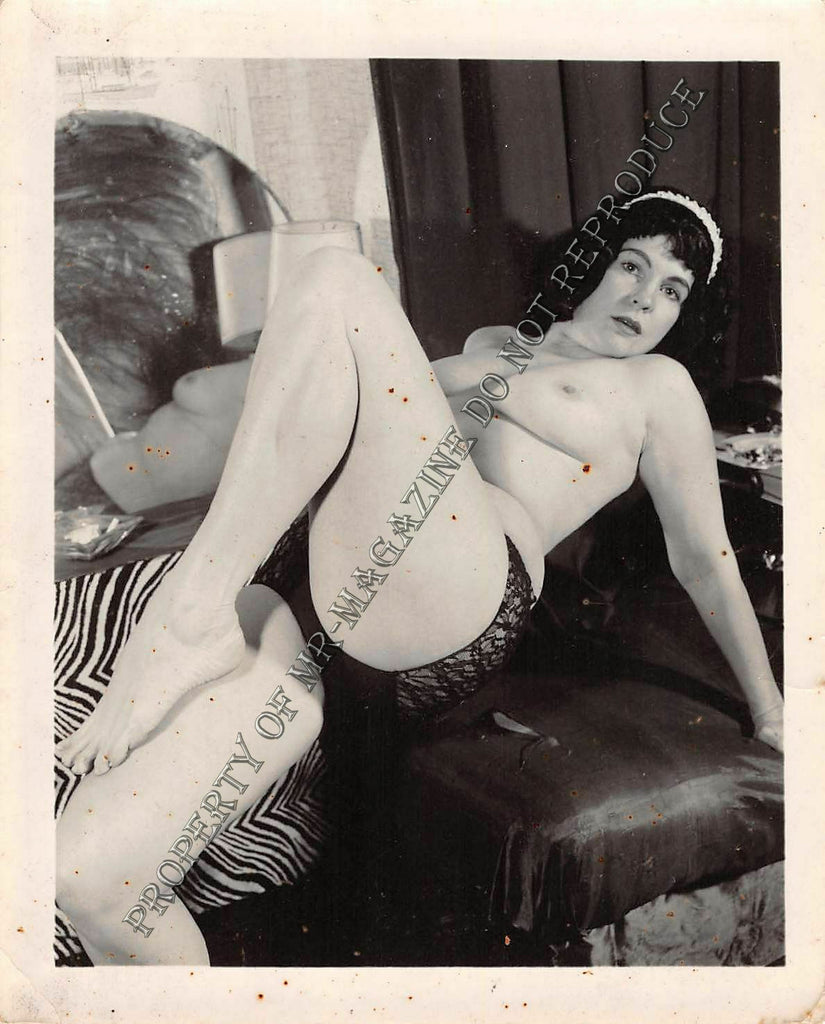 Adult Vintage 1950s B&W Photo 4x5 Sexy Brunette Taking Off Lingerie 174FF