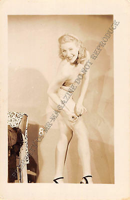 Adult B&W Photo 1940s/50s 2.5x4 Beautiful Blonde Seductively Undressing 262MH