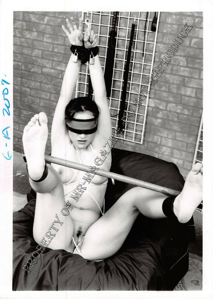 Adult Vintage B&W Photo 5x7 Bondage Sexy Brunette Tied Up Naked Dominated 28FP