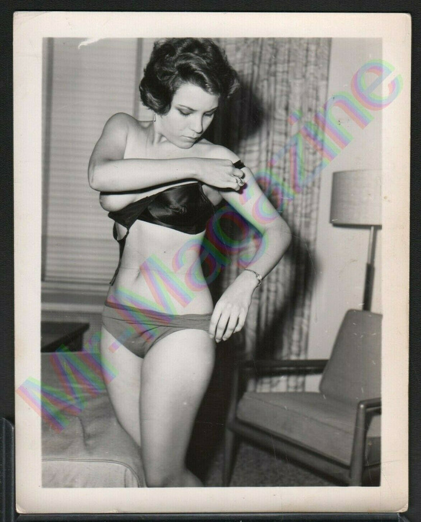 Vintage B&W Risque Pinup 4" x 5" Sexy Brunette Cheesecake BH10
