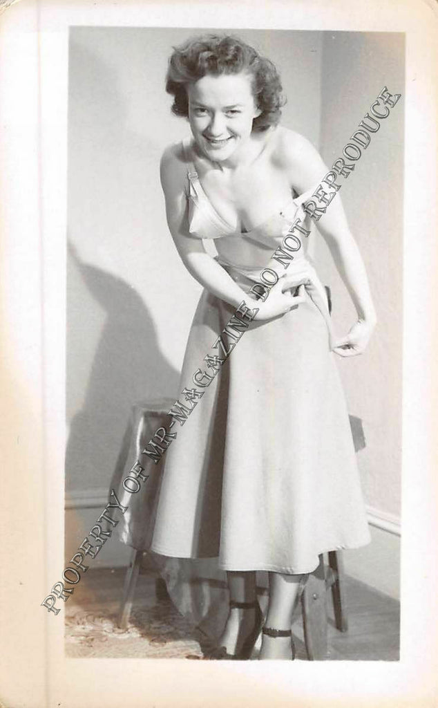 Adult B&W Photo Vintage 2.5x4" Sexy Brunette Nude Stripping Seductive HOT 61FS