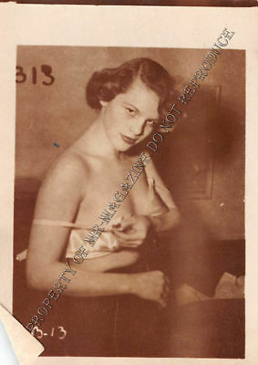 Adult Vintage B&W Photo 2.5x3 Beautiful Brunette Pinup Posing Seductive 42HU