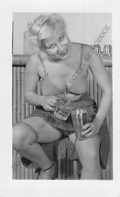 Adult B&W Photo 1940s/50s 2.5x4 Beautiful Blonde Seductively Undressing 294MH