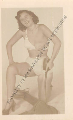 Adult B&W Photo 1940s/50s 2.5x4 Beautiful Brunette Seductively Undressing 116MH