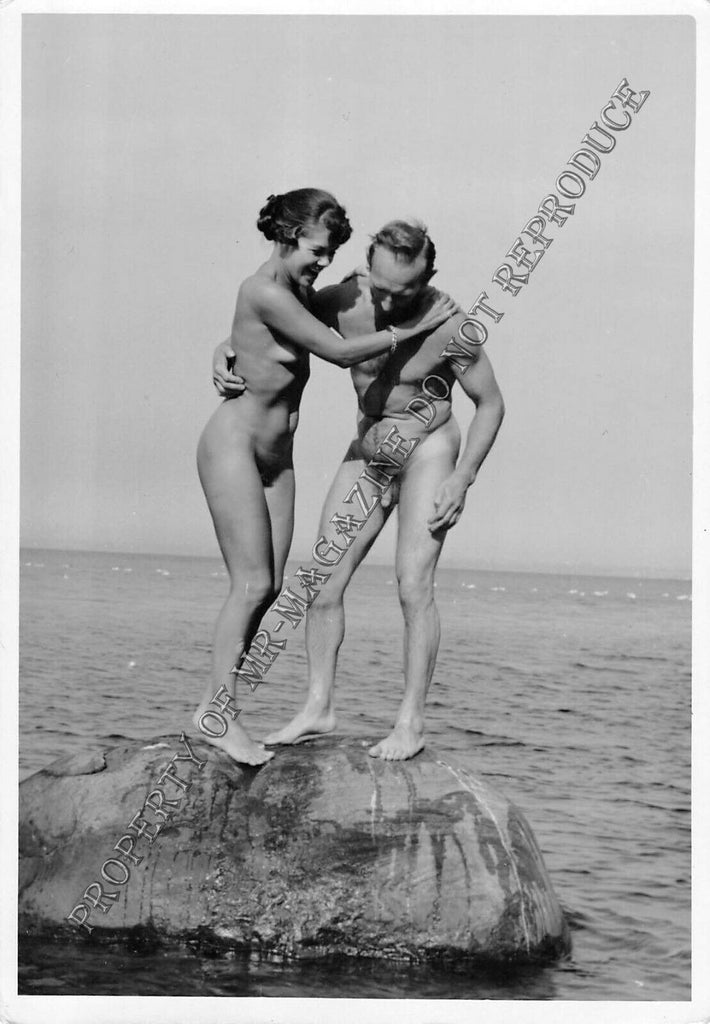 Adult Vintage 1950s B&W Photo 4x6 Naked Man & Woman Outdoors Sexy Nude 190FE
