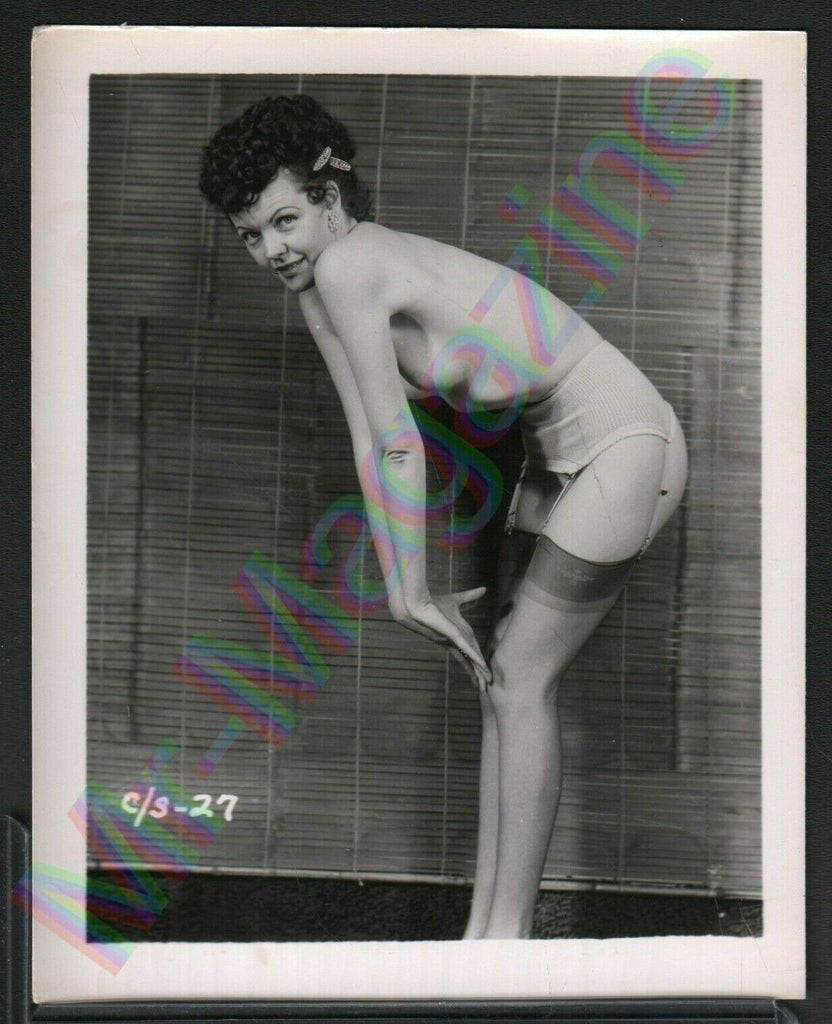Vintage B&W Risque Pinup 4" x 5" Sexy Brunette Cheesecake AZ11