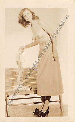 Adult B&W Photo 1940s/50s 2.5x4 Beautiful Brunette Seductively Undressing 65MH