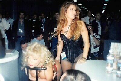 Nina Hartley Candid Original 4x6 Color Photo Nina Bent Over Spanked at Con 4ii