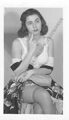 Adult B&W Photo 1940s/50s 2.5x4 Beautiful Brunette Clothed Seductive Pose 261MG