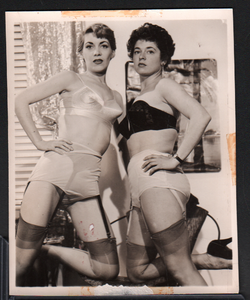 Vintage B&W Pinup Risque Photo 4"x5" Sexy Women Cheesecake AD19