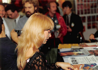Nina Hartley Candid Original 3.5x5 Photo 1990s Sexy Outfit at a Convention 38ih