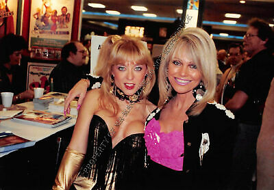 Nina Hartley Candid Original 3.5x5 Photo 1990s Sexy Outfit at a Convention 110ih