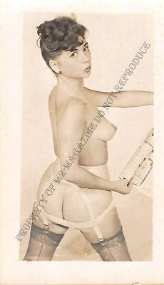 Adult B&W Photo 1940s/50s 2.5x4 Beautiful Brunette Posing Topless Pin Up 82MG