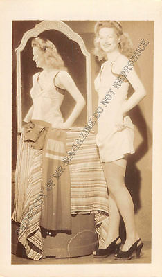 Adult B&W Photo 1940s/50s 2.5x4 Beautiful Brunette Seductively Undressing 17MH