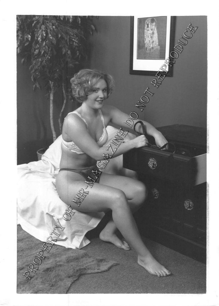 Adult Vintage 1990s Photo 5x7 Bondage Sexy Blonde Bound & Whipped Nude 45FO