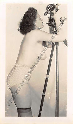 Adult B&W Photo 1940s/50s 2.5x4 Beautiful Brunette Posing Topless Pin Up 114MG