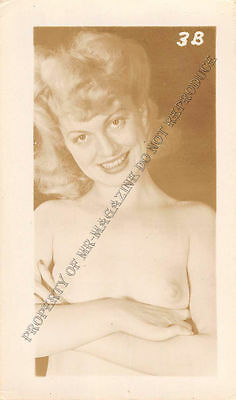 Adult B&W Photo 1940s/50s 2.5x4 Beautiful Blonde Nude Posing Seductively 229MH