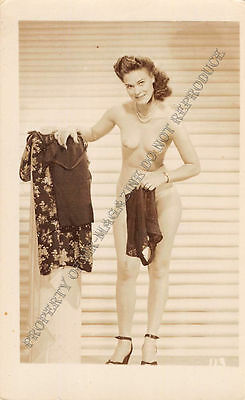 Adult B&W Photo 1940s/50s 2.5x4 Beautiful Brunette Undressing Vintage 113MF