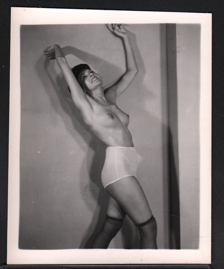 Vintage B&W Pinup Risque Photo 4"x5" Sexy Woman Cheesecake AE38