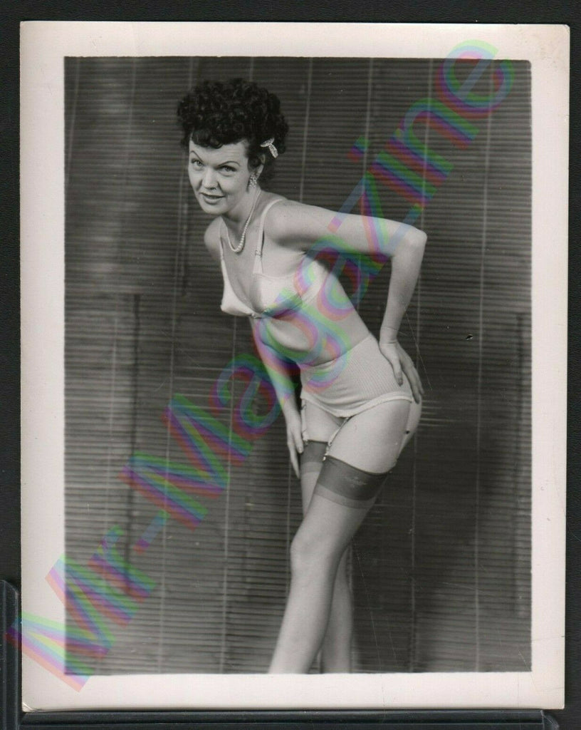 Vintage B&W Risque Pinup 4" x 5" Sexy Brunette Cheesecake AZ10