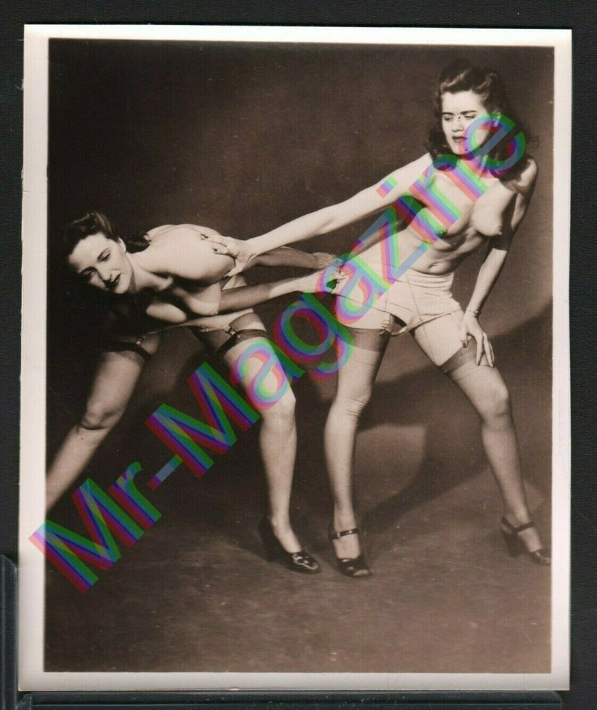Vintage B&W Risque Pinup 4"x5" Two Sexy Brunettes Fighting Cheesecake AO83