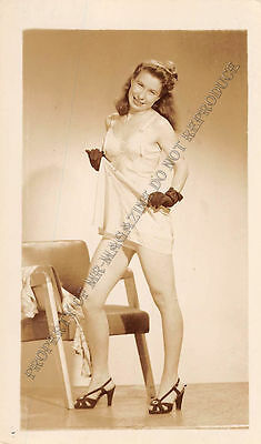 Adult B&W Photo 1940s/50s 2.5x4" Beautiful Brunette Posing in Clothing 7MF