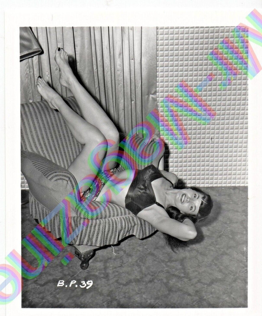 Vintage B&W Risque Pinup 4" x 5" Sexy Bettie Page Cheesecake BL55