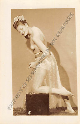Adult B&W Photo 1940s/50s 2.5x4 Beautiful Brunette Posing Topless Pin Up 4MG