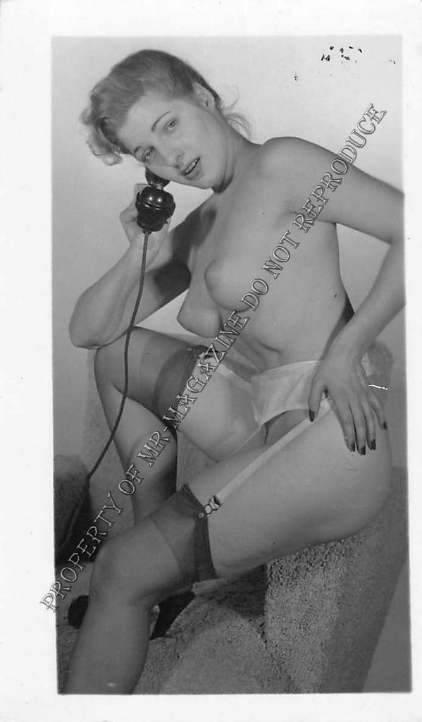 Adult Vintage 1950s B&W Photo 2.5x4 Sexy Brunette Nude Perky Nipples Phone 37FG