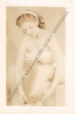Adult B&W Photo 1940s/50s 2.5x4 Beautiful Brunette Seductively Undressing 51MH