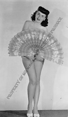 Adult Vintage B&W Photo 3x5 Beautiful Brunette Pinup Posing w/ Umbrella 168HV