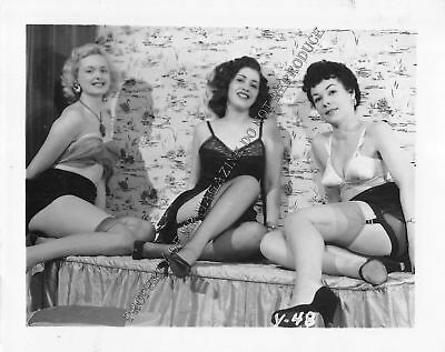 Adult Vintage B&W Photo 4x5 Beautiful Group of Lesbians Posing Undressing 44HP