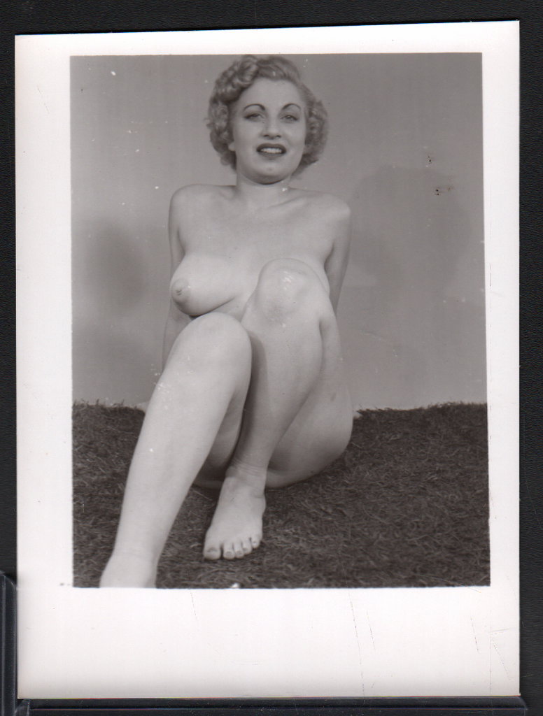 Vintage Pinup B&W Risque Photo 4"x5" Sexy Woman Posing Cheesecake AB118
