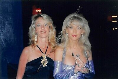 Nina Hartley Candid Original 4x6 Color Photo 1997 French Convention Hot d'Or 1ig