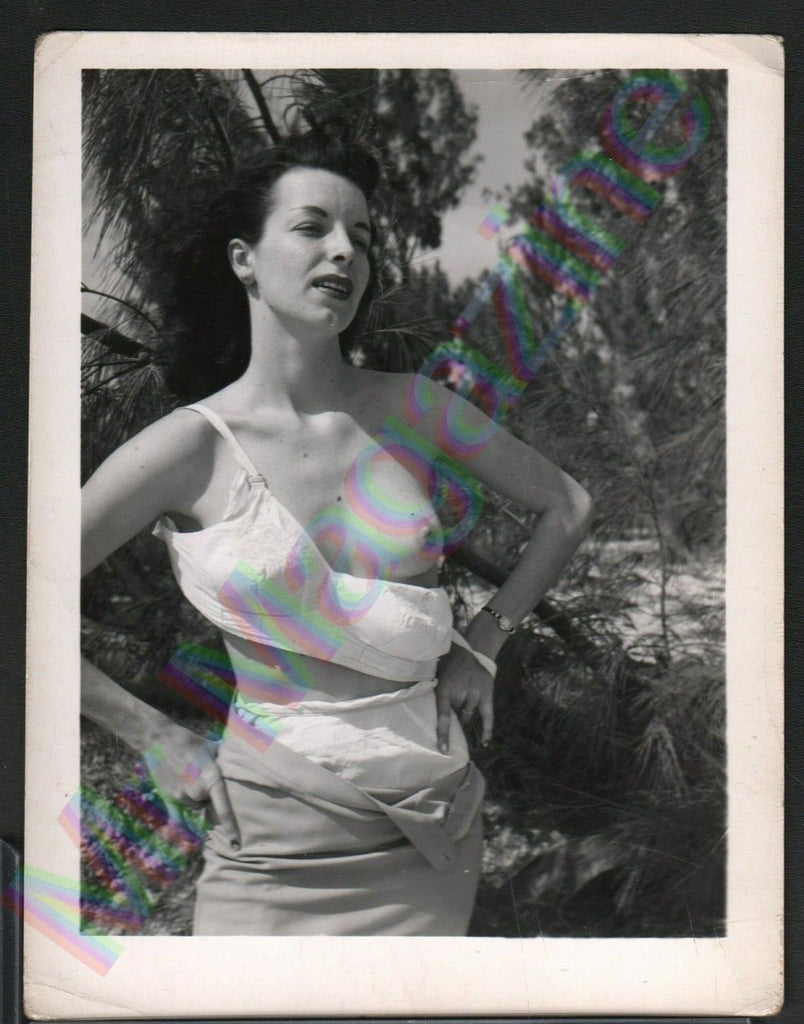 Beautiful Vintage B&W Risque Pinup 4" x 4.5" Sexy Brunette Cheesecake BA67