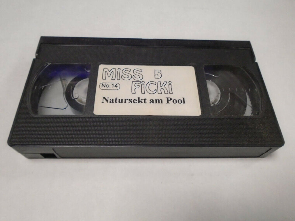 Miss 5 Ficki Natursekt am Pool #14 Adult VHS 040219AMP2