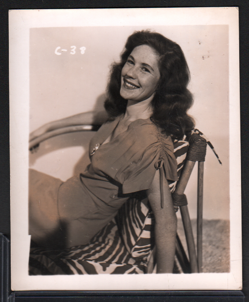 1950s Pinup B&W Risque Photo 4"x5" Sexy Woman Posing Cheesecake AB101