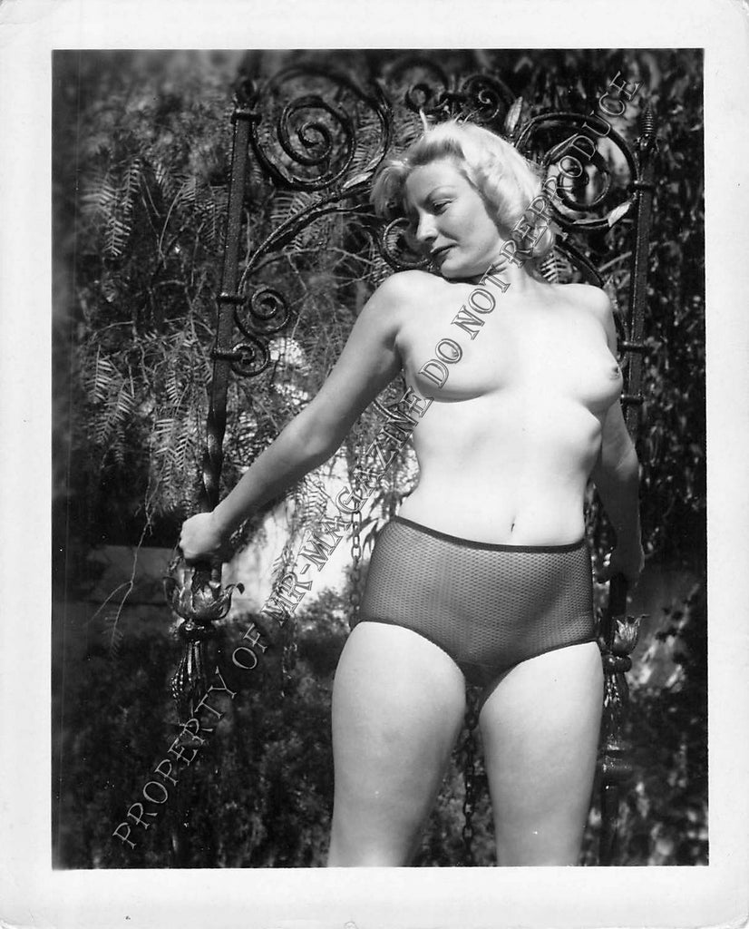 Adult Vintage 1950s B&W Photo 4x5 Beautiful Blonde in Lingerie Undressing 30FF
