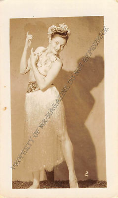 Adult B&W Photo 1940s/50s 2.5x4 Beautiful Brunette Posing Topless Pin Up 6MG
