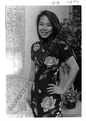 Adult Photo Vintage B&W 5x7 Beautiful Asian Woman Undressing Strip Tease 155HN