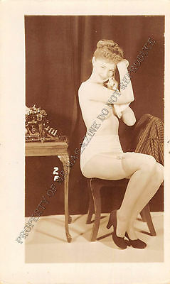 Adult B&W Photo 1940s/50s 2.5x4 Beautiful Blonde Nude Posing Seductively 225MH