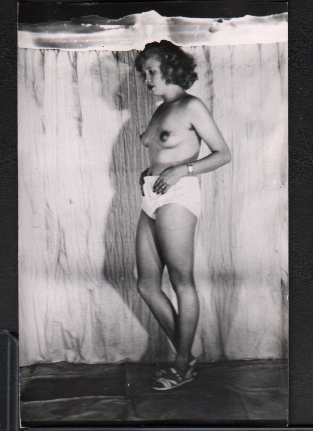 1960s Pinup B&W Risque Photo 3"x4.5" Blonde Posing Sexy Cheesecake AB13