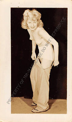 Adult B&W Photo 1940s/50s 2.5x4 Beautiful Blonde Seductively Undressing 268MH