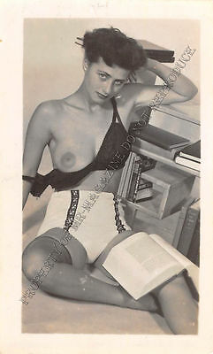 Adult B&W Photo 1940s/50s 2.5x4 Beautiful Brunette Seductively Undressing 93MH