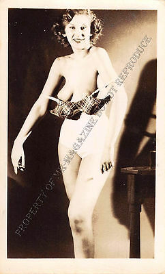 Adult B&W Photo 1940s/50s 2.5x4 Beautiful Brunette Seductively Undressing 43MH