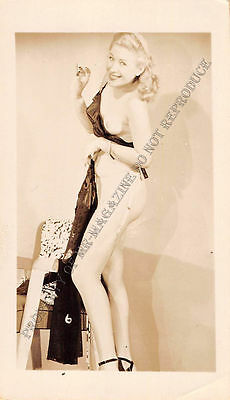 Adult B&W Photo 1940s/50s 2.5x4 Beautiful Blonde Seductively Undressing 260MH